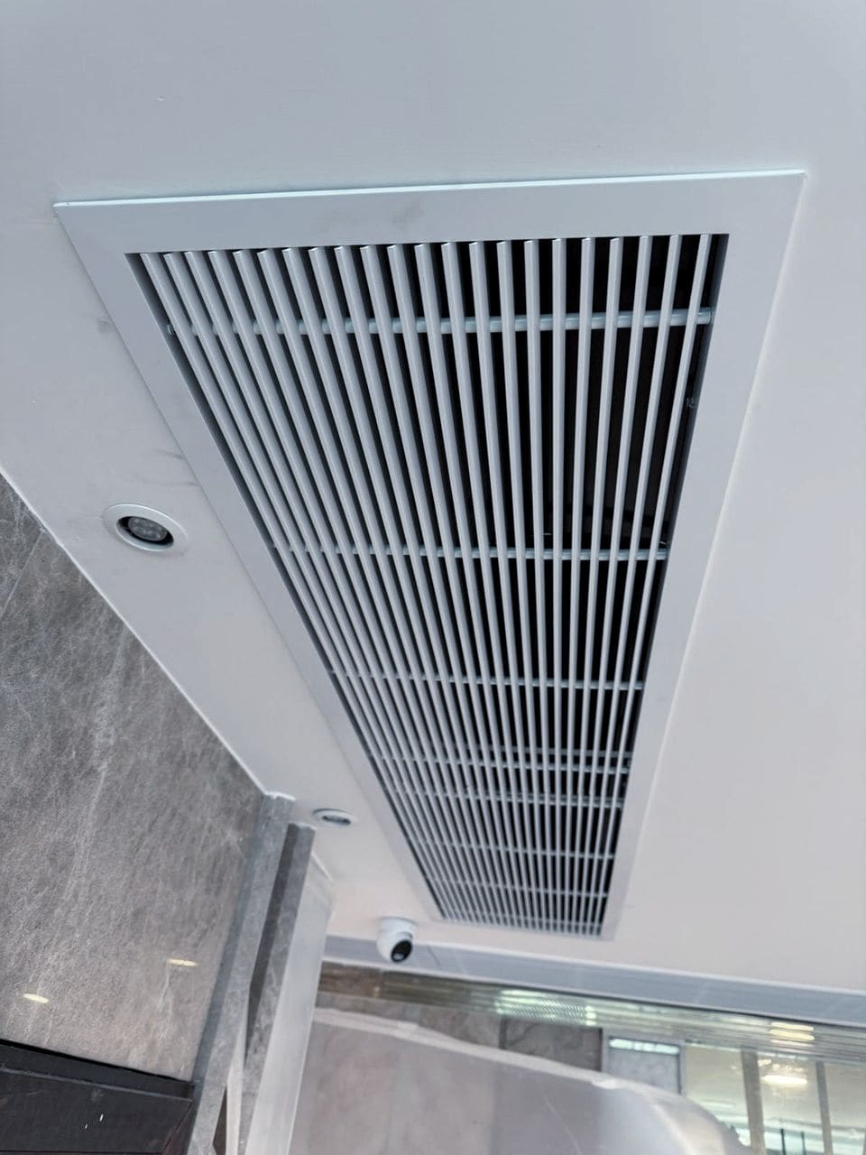 君頤峰八座更換風咀及風喉工程 5